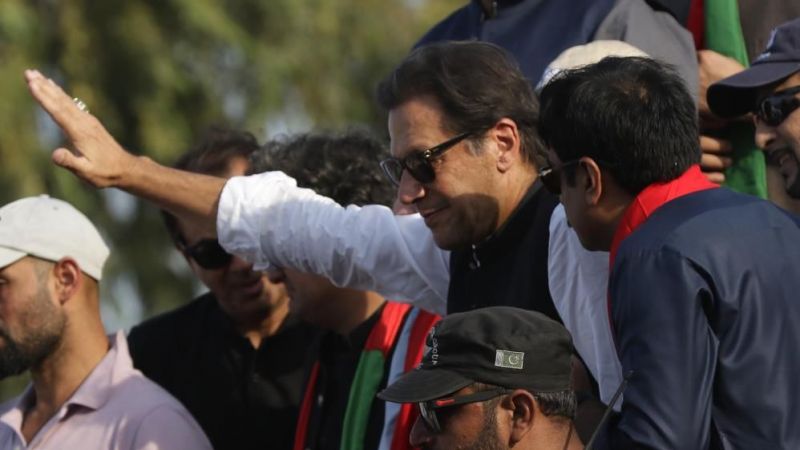 İmran Han destekçileri ve polis arasında çatışma