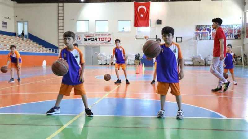 İnegöl Belediyespor geleceğin şampiyonlarına yatırım yapıyor İnegöl Belediyespor geleceğin şampiyonlarına yatırım yapıyor