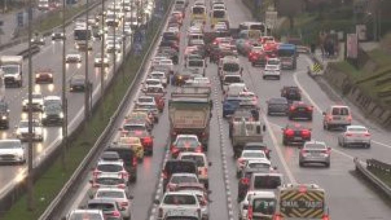 İstanbul'da trafik yoğunluğu yüzde 70'e ulaştı
