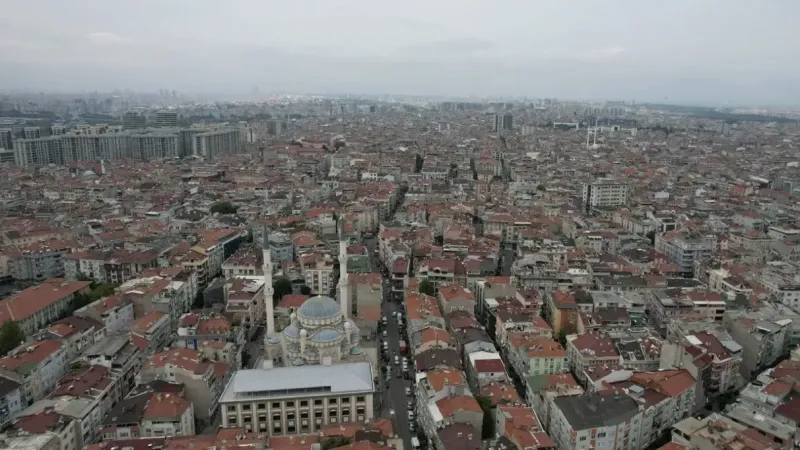 “İstanbul’da kendiliğinden yıkılacak 400 bina var”