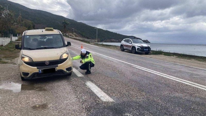 Jandarma kış lastiği denetimine başladı Jandarma kış lastiği denetimine başladı