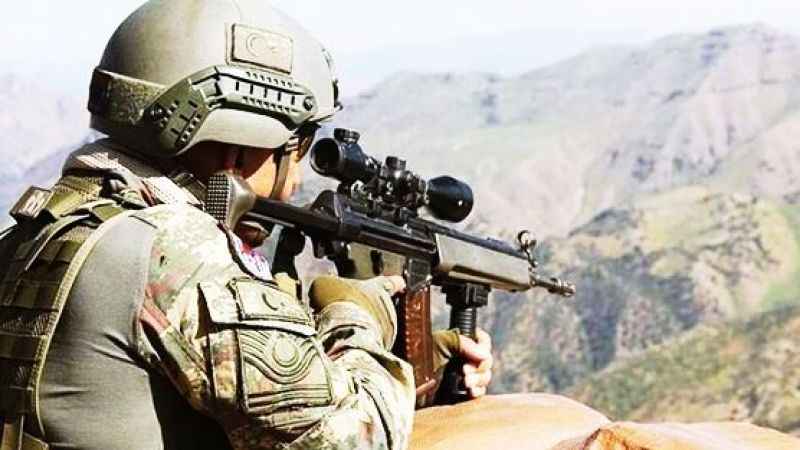 MSB, Irak ile Suriye’nin kuzeyinde tespit edilen 12 teröristin etkisiz hale getirildiğini bildirdi MSB, Irak ile Suriye’nin kuzeyinde tespit edilen 12 teröristin etkisiz hale getirildiğini bildirdi