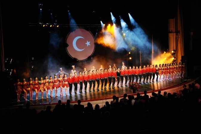 Anadolu Ateşi'nin Kıvılcımlar'ı 25 Haziran'da Moi Sahne'de! Anadolu Ateşi'nin Kıvılcımlar'ı 25 Haziran'da Moi Sahne'de!