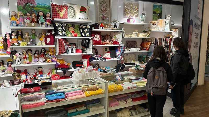 Kağıthane Belediyesi'nin Maharetli Eller Çarşısı yeni mekanında