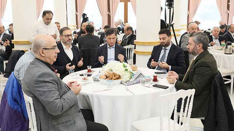 Kâğıthane'de geride kalan 5 yılın değerlendirmesi yapıldı Kâğıthane'de geride kalan 5 yılın değerlendirmesi yapıldı