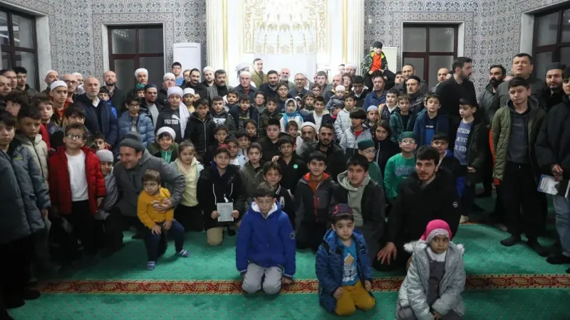 Kâğıthane’de her pazar gençlik sabah namazında buluşuyor