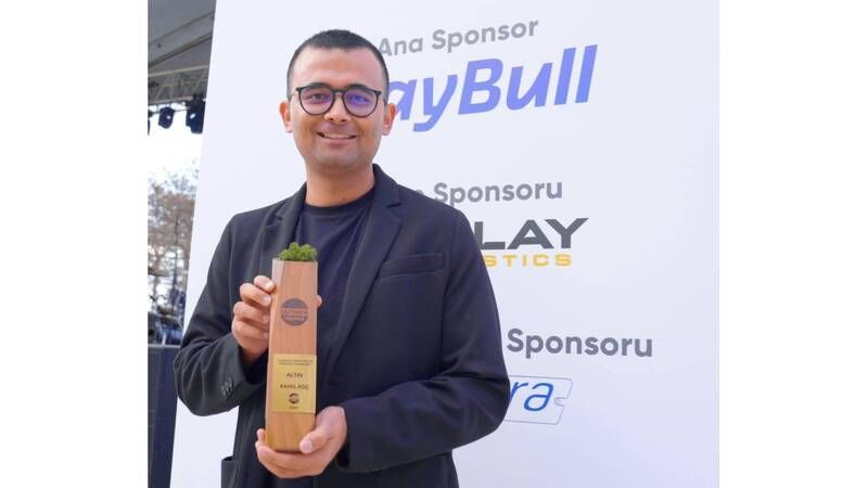 Kamil Koç, “Outdoor Awards 2024’te “Outdoor’a Değer Katan Karayolu Ulaşımı Markası” seçildi Kamil Koç, “Outdoor Awards 2024’te “Outdoor’a Değer Katan Karayolu Ulaşımı Markası” seçildi