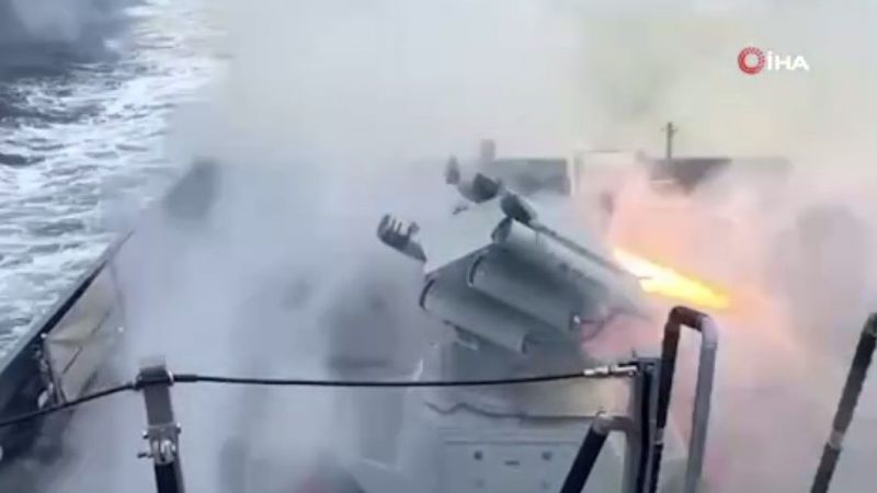 Karakol gemileri, roket ve su bombası atışlarını başarıyla gerçekleştirdi