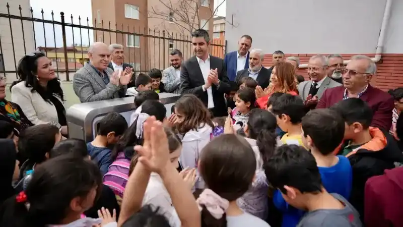 Kartal Belediyesi’nden ilçedeki okullara içme suyu istasyonları