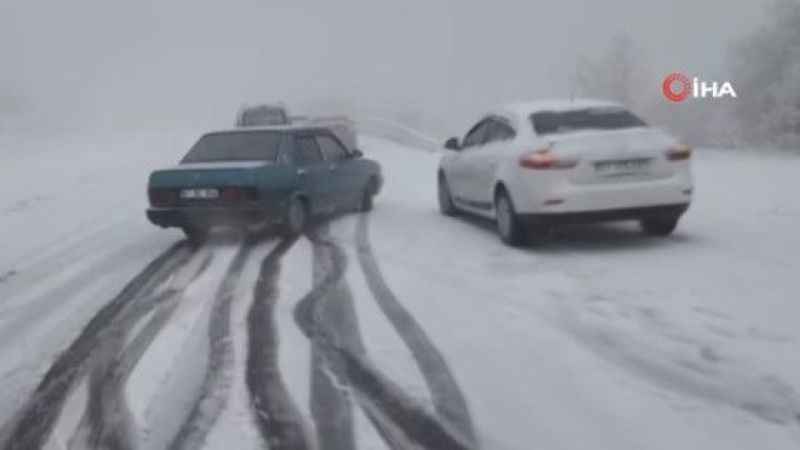 Karabük'ün Ovacık ve Eflani ilçelerinde taşımalı eğitime kar engeli Karabük'ün Ovacık ve Eflani ilçelerinde taşımalı eğitime kar engeli