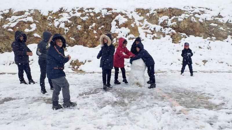 Bayburt'ta kar sebebiyle okullara 1 gün tatil Bayburt'ta kar sebebiyle okullara 1 gün tatil