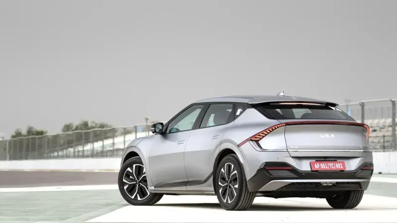 Kia’nın iki yeni modeli görücüye çıktı Kia’nın iki yeni modeli görücüye çıktı