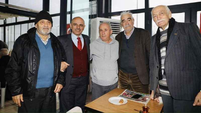 Körfez’in 75’lik çınarlarına sürpriz doğum günü