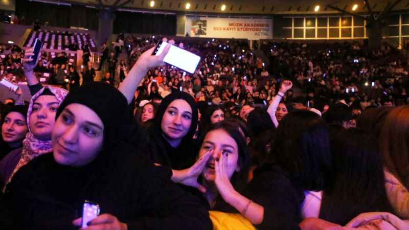 Küçükçekmece'de 3. Gençlik Festivali coşturdu