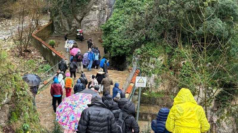 Maltepeli doğa tutkunları Oylat Mağarasını gezdi Maltepeli doğa tutkunları Oylat Mağarasını gezdi