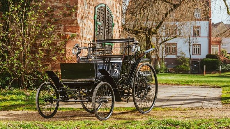 130 yıl önce ilk seri üretilen araç Mercedes-Benz Motor-Velocipede, geleceğe ilerliyor