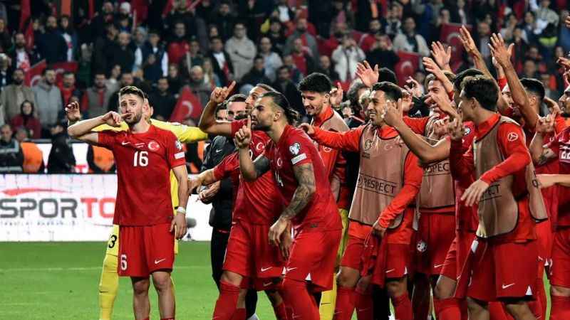 Kaan Ayhan: “Milli takım tarihinde ilk kez gruptan 1. çıkmasını istiyoruz”