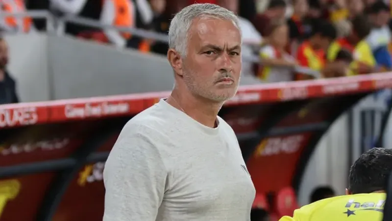 Mourinho: Derbi şampiyonluk yolunda belirleyici olmayacak