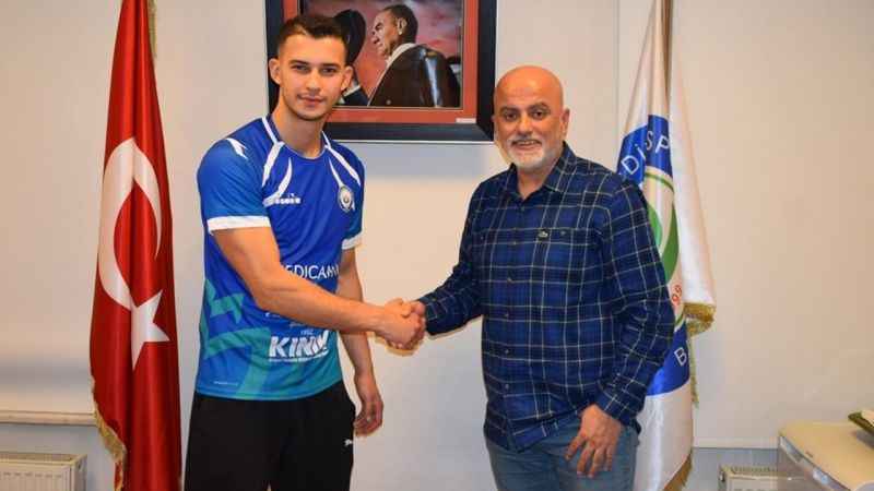 Nilüfer Belediyespor Hentbol Takımı'nda 7 yeni imza Nilüfer Belediyespor Hentbol Takımı'nda 7 yeni imza