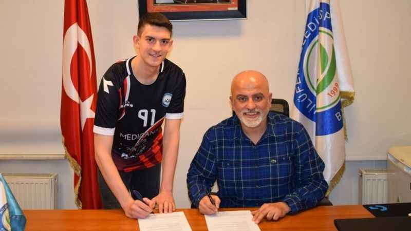 Nilüfer Belediyespor Hentbol Takımı'nda 7 yeni imza Nilüfer Belediyespor Hentbol Takımı'nda 7 yeni imza