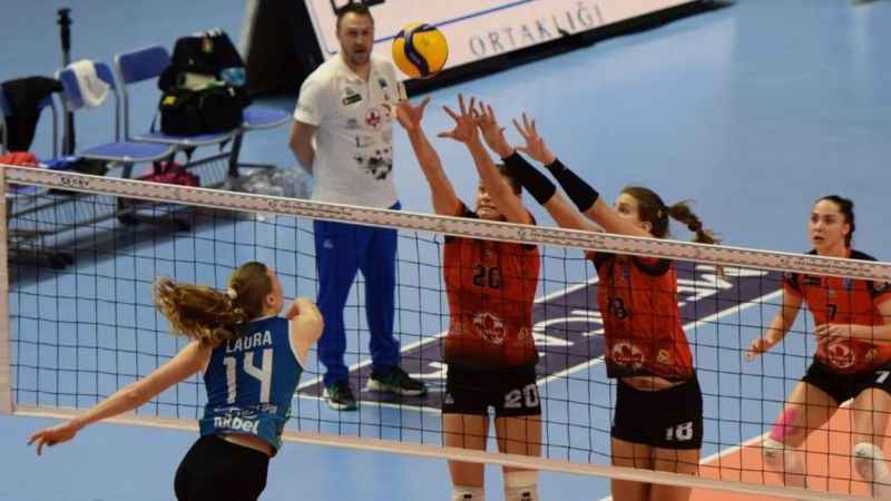 Nilüfer'de Voleybolun Sultanları'nın Avrupa zaferi Nilüfer'de Voleybolun Sultanları'nın Avrupa zaferi