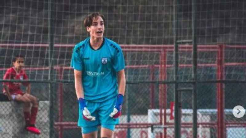 Trabzonspor, 17 yaşındaki kaleci Onuralp Çevikkan'ı kadrosuna kattı Trabzonspor, 17 yaşındaki kaleci Onuralp Çevikkan'ı kadrosuna kattı