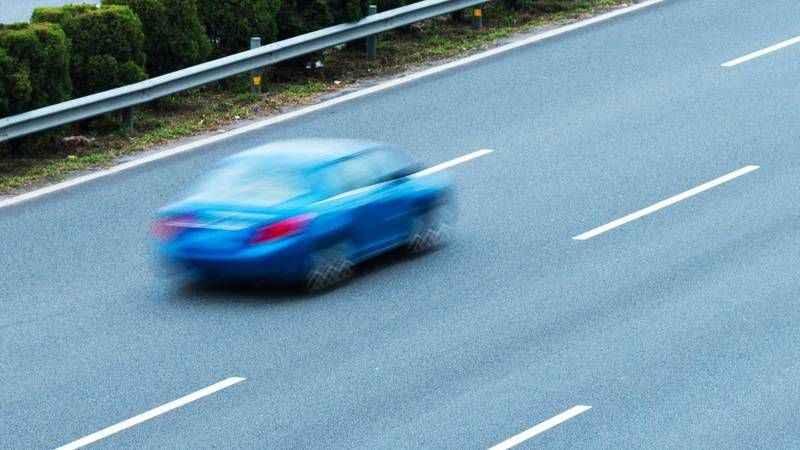 Bayram yolculuğunda otoyol hipnozuna girmeyin