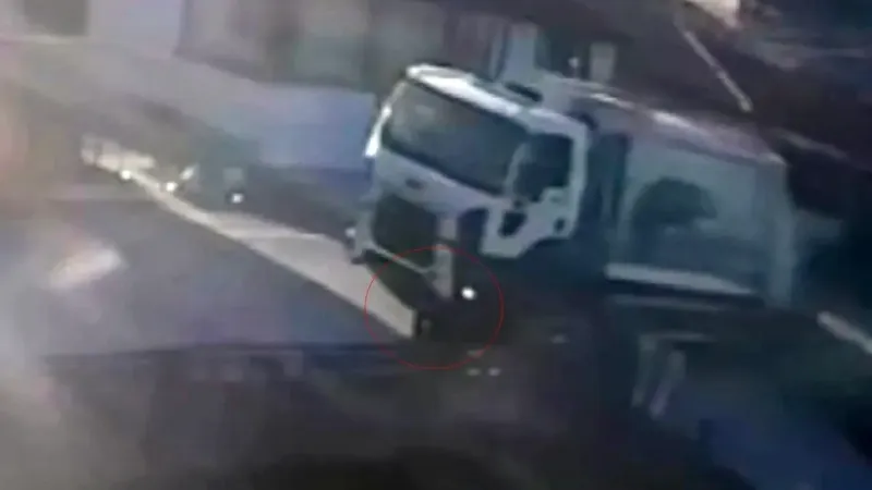 Çöp kamyonu yaşlı kadını ezerek öldürdü