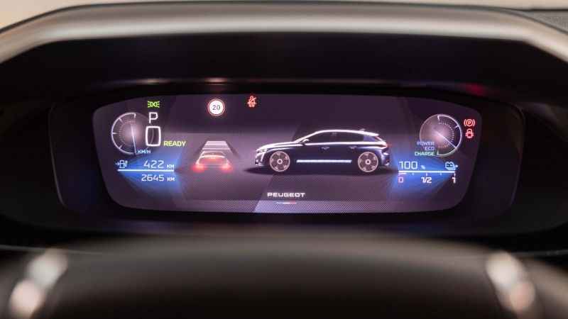 Yüzde 100 elektrikli ve yüzde 100 göz alıcı Peugeot E-308 Türkiye’de satışa sunuldu