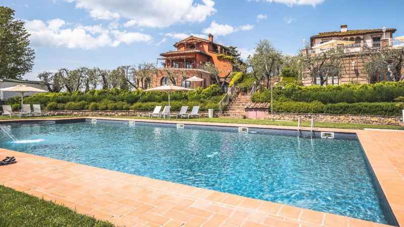 Havuz suyundan el, ayak ve ağız hastalığı bulaşabilir Havuz suyundan el, ayak ve ağız hastalığı bulaşabilir