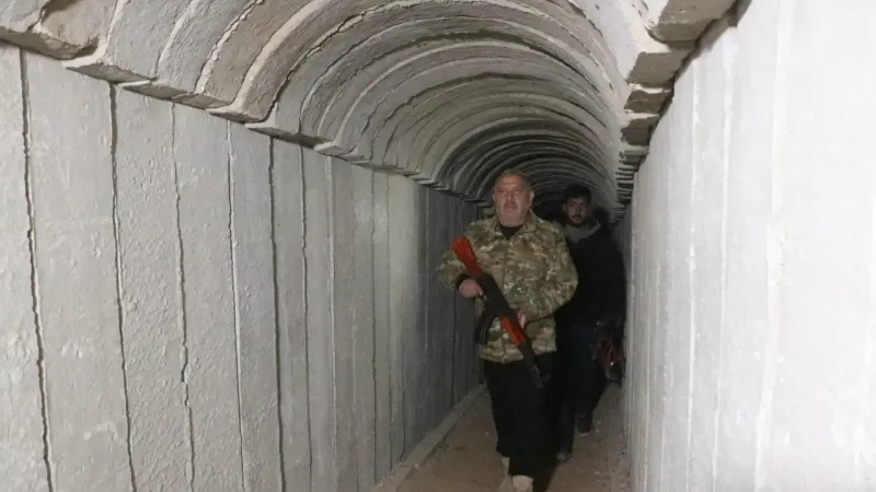 PKK/YPG’nin Suriye’de kullandığı tüneller ortaya çıktı PKK/YPG’nin Suriye’de kullandığı tüneller ortaya çıktı