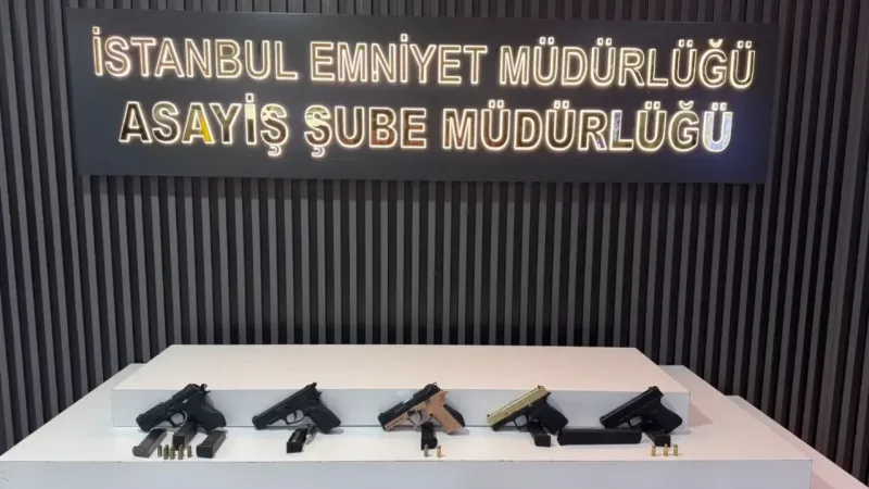 Fatih’te kargo firmasını soyan hırsızlar yakalandı