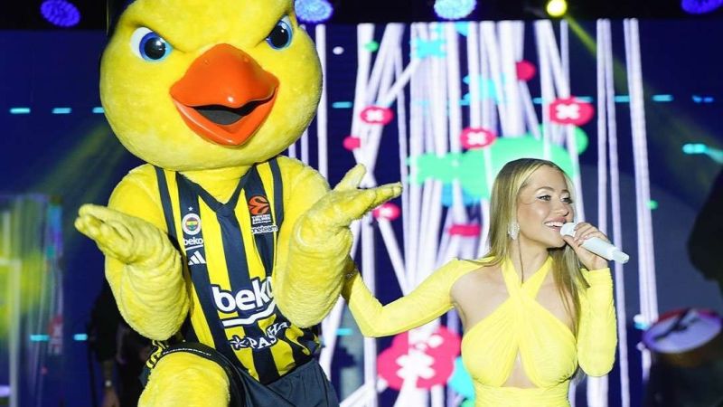 Derya Uluğ Fenerbahçeliler’i mest etti