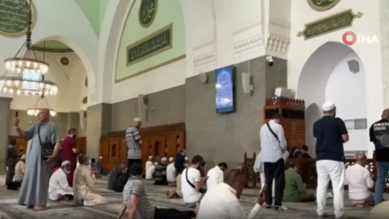 Hacılar Medine-i Münevvere’de mübarek mekanları ziyaret ediyor