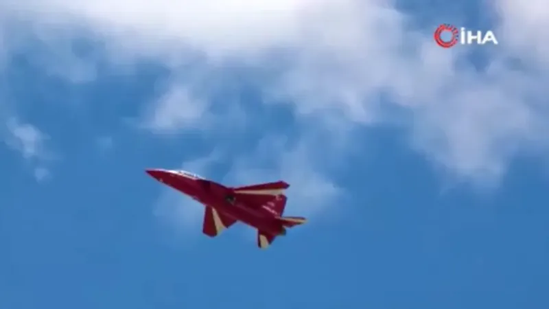 HÜRJET başarılı manevralarıyla göklerde