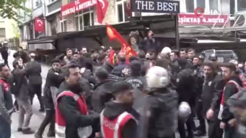 Beşiktaş’a yürümek için kurulan bariyerleri aşan gruba polis müdahalesi