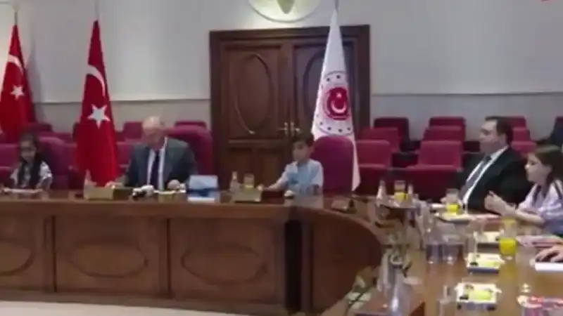 Milli Savunma Bakanı Güler: “Sizler geleceğimizin güvencesisiniz”