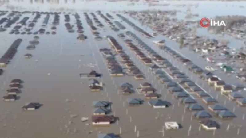 Rusya’daki Ural Nehri’nde su seviyesi 11 metreyi aştı