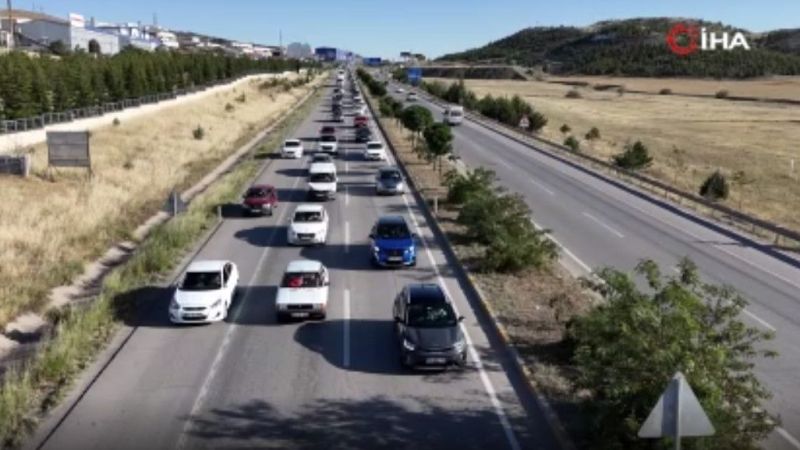 Tatilcilerin dönüş yolcuğu devam ediyor, 43 ilin geçiş güzergahında sıkı denetim