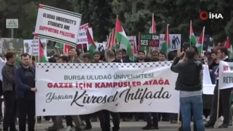 Bursa'da üniversite öğrencilerinden çadırlı Filistin eylemi