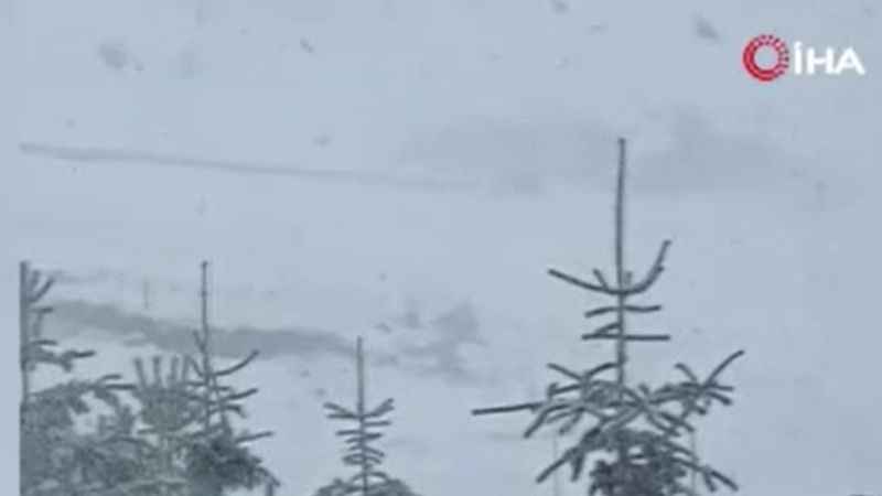 Bolu’da nisan ayında lapa lapa kar yağdı