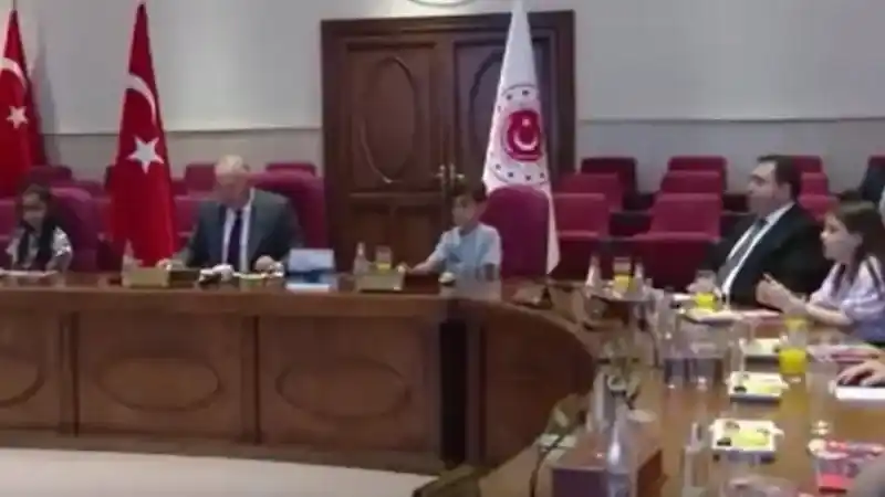 Milli Savunma Bakanı Güler: “Sizler geleceğimizin güvencesisiniz”