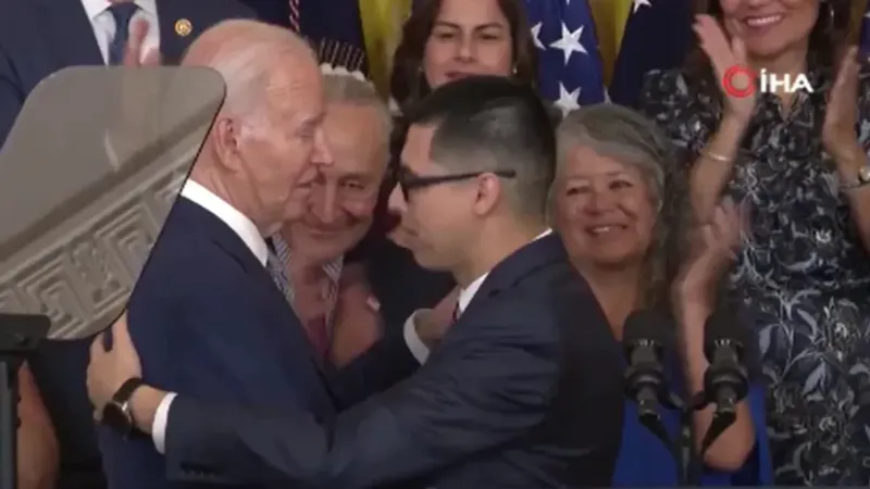 Biden, 500 bin göçmene eş durumundan vatandaşlık planını duyurdu Biden, 500 bin göçmene eş durumundan vatandaşlık planını duyurdu