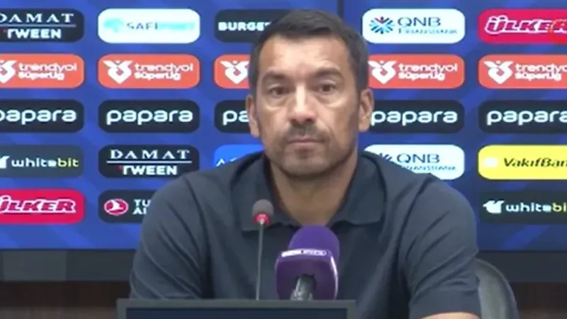 Giovanni van Bronckhorst: “Zor deplasmandan 1 puan alıyoruz”