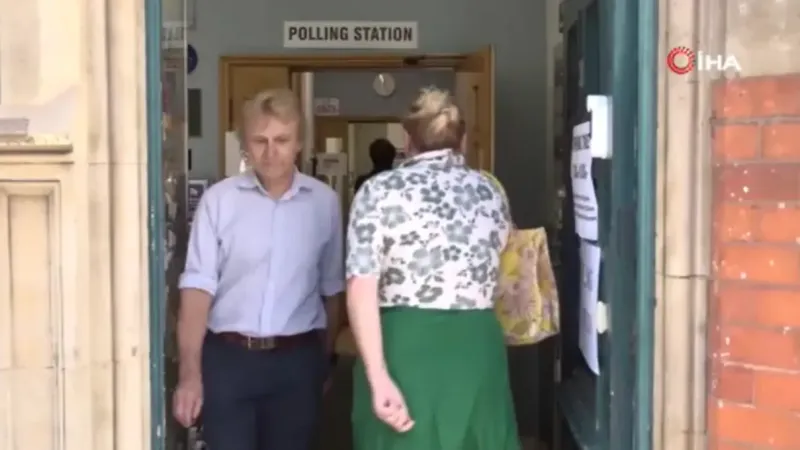 İngiltere’de sandık çıkış anketlerine göre seçimleri İşçi Partisi kazandı
