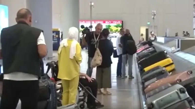 İsrail’in hedefindeki Lübnan’dan kaçış sürüyor