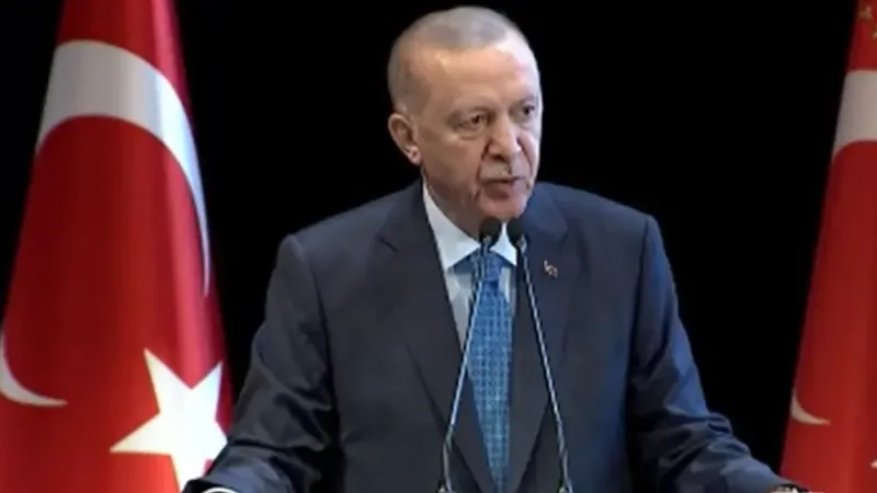 Cumhurbaşkanı Erdoğan: Uygun şekilde, partimiz bünyesinde farklı seviyelerde bayrak değişimini gerçekleştiriyoruz