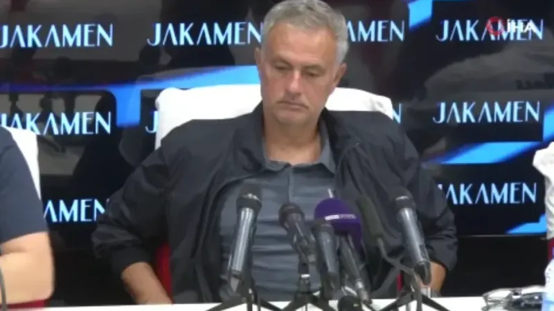 Jose Mourinho: "Kulübümüz bana çalışabilmem için iyi bir takım kurdu"