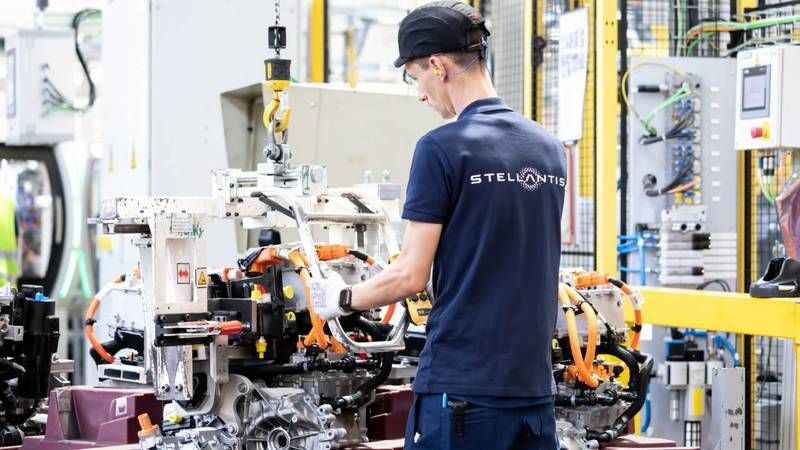 Stellantis, 2023 yılının ilk yarısını satış geliri ve net kârda yeni rekorlarla kapattı 