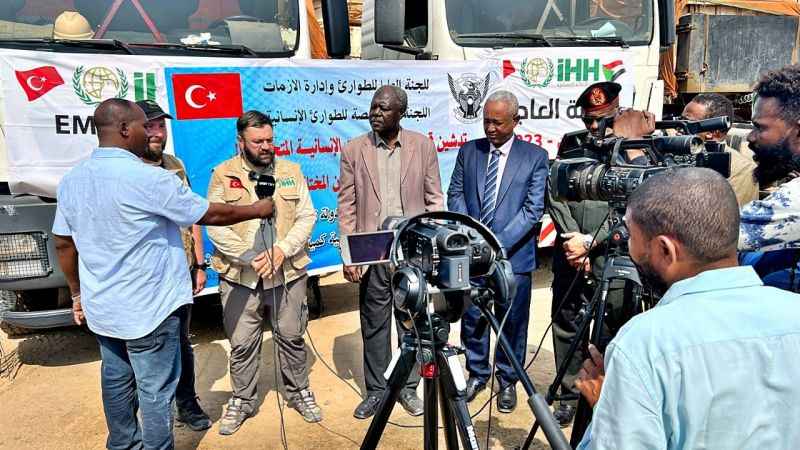 Sudan’a gönderilen 15 konteynerlik yardım malzemesi ülkeye ulaştı